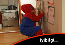 Spiderman çocuğunuzu odasında vurmasın!