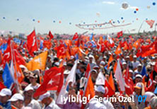 Erdoğan, İstanbul'da gövde gösterisi yaptı  
