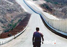 İsrail yeni duvar örüyor 

