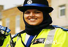 İngiliz emniyetinde tesettürlü bayan polisler
