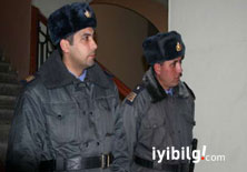 Azeri polisleri Türklere hakaret ediyor...
