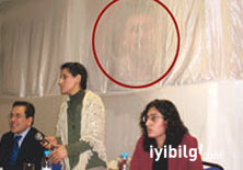 Öcalan posterine örtü

