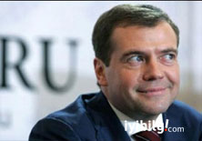 Putin'den halefi Medvedev'e 'evet'


