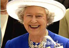 İngiltere Kraliçesi 2'nci Elizabeth geliyor