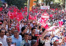 Malatya'da 50 bin kişi 'Darbeye hayır' dedi
