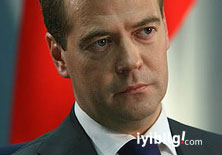 Medvedev: Türkiye'ye gidin