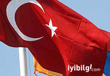 Ermenistan, Türk bayraklarına el koydu!