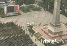 Çin askerli katliama böyle hazırlanıyor -Video