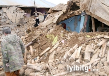 Van'da ikinci deprem: Yönetim krizi