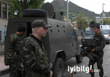 Yol kapatan PKK'lılara müdahale