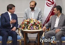 Davutoğlu, Ahmedinejad ile görüştü