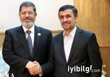 Ahmedinejad Mısır'da