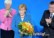 Almanya'da zafer Merkel'in