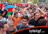 Azeriler 'Hocalı' ya ağlıyor