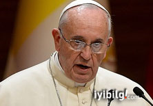 Papa akıllı telefondan çocuk kutsadı