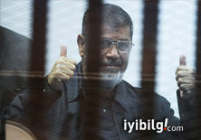 Mursi'ye önce müebbet, sonra idam cezası