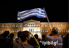 Yunanistan'da halk oylamasına onay