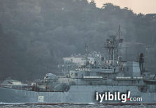 Rus savaş gemisi İstanbul Boğazı'ndan geçti
