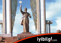 Tacikistan'da öğrencilere lüks yasağı