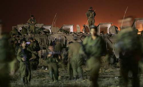 İsrail ordusu Gazze'de saldırıyor  