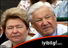 Yeltsin’in eşi kovuldu