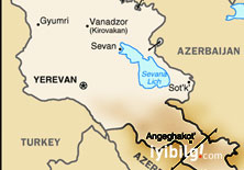 Ermenistan'da muhalefet ayakta: İhanet!