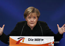 Merkel minarelerden korktu!
