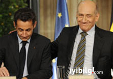 Sarkozy'e büyük itham: Savaş suçu işledin!