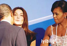 Obama Carla'yı 4 kez öpünce...
