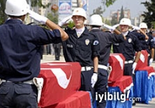 Şehit polis memurları için tören düzenlendi