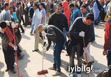 Tahrir'de 'rejim' temizliği
