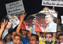 Erdoğan'ı Mısır'da onbinler karşıladı