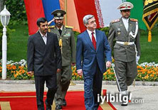 'İran'ı Ermenistan ayakta tutuyor'