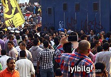 Mısır'da güvenlik güçleri göstericilere ateş açtı